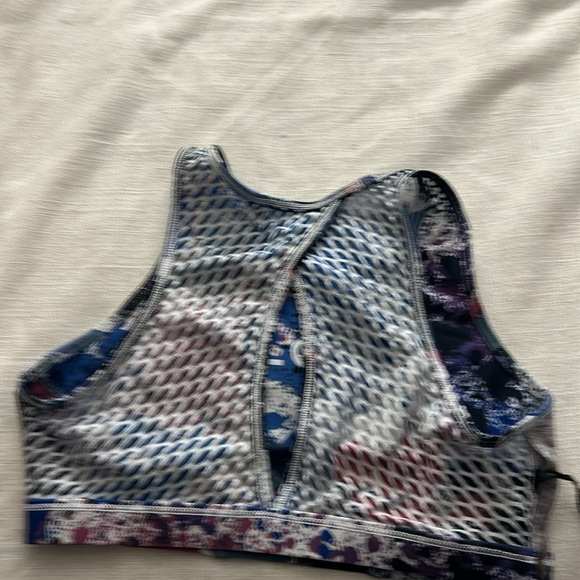 Peloton Sports Bras (2) - Picture 5 of 11